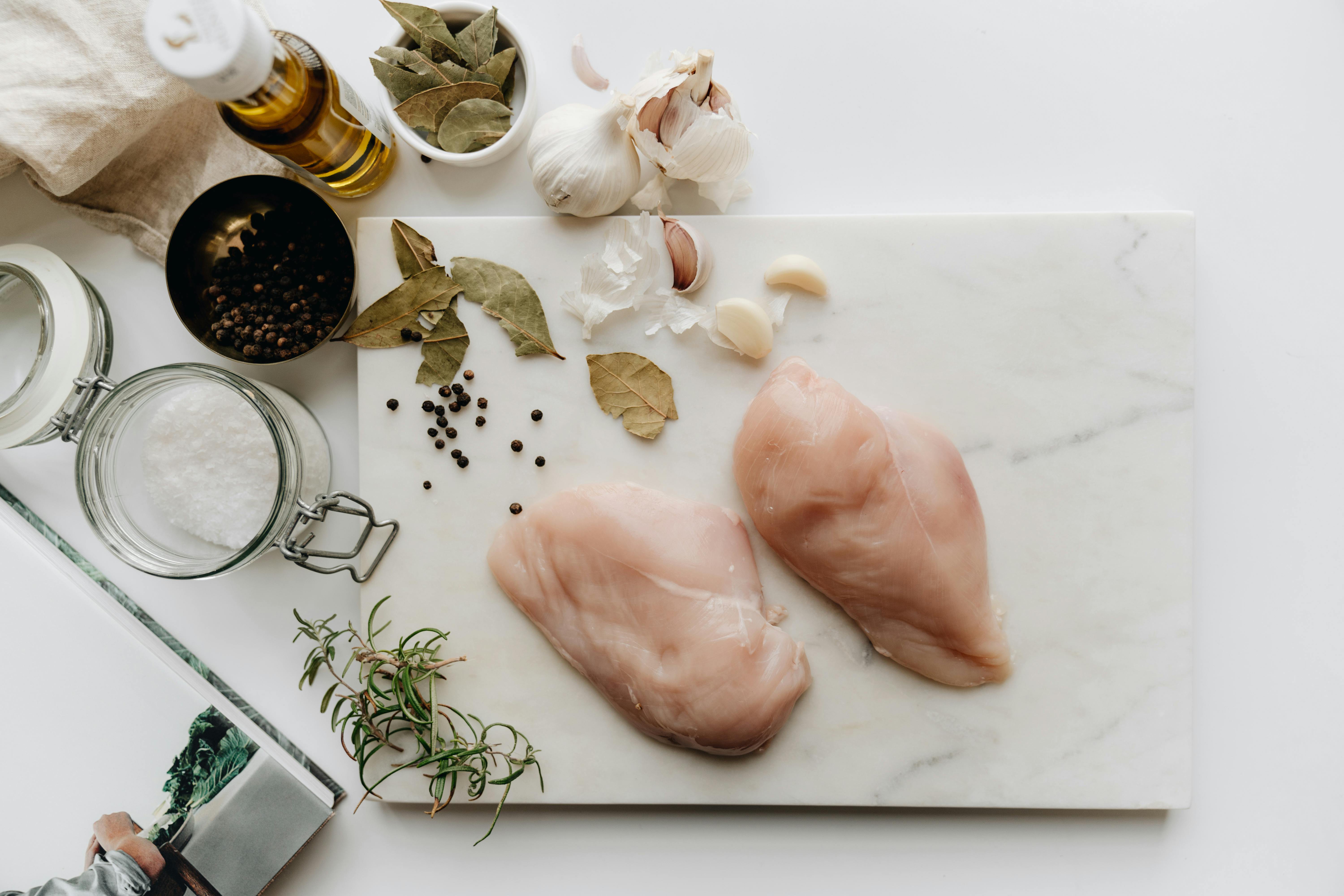 bay leaves in kitchen setting